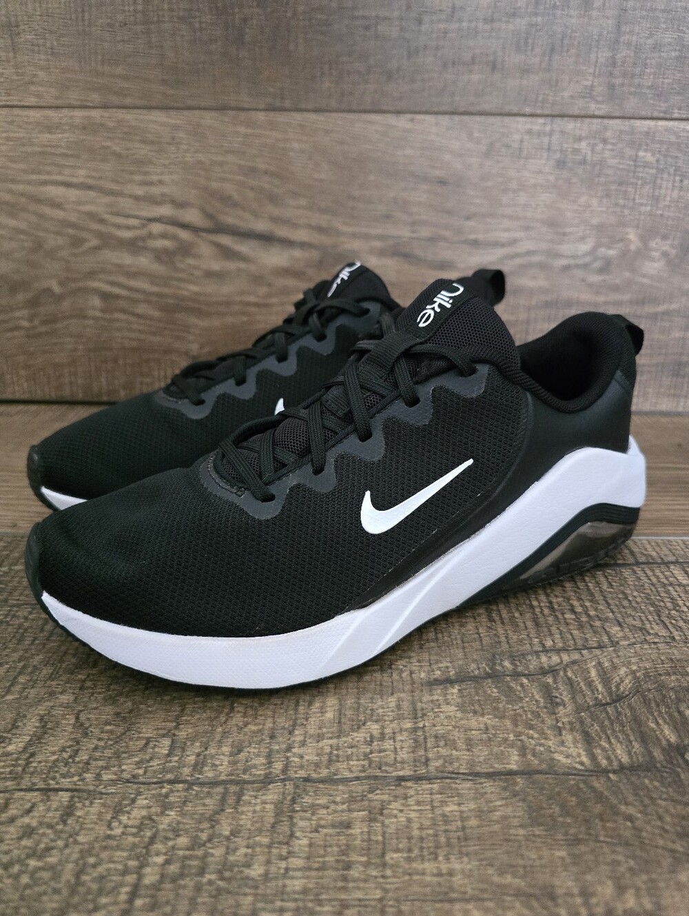Nike Air Zoom Bella 7 Sneaker Shoes Women Size 9 Black White Training FZ1689-003